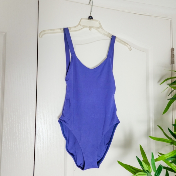 Vitamin A Leah EcoLux One Piece Swimsuit - Picture 4 of 9